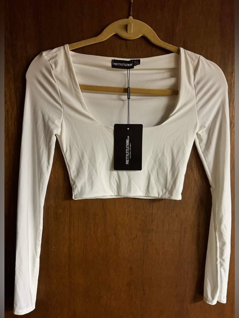 PrettyLittleThing White Long Sleeve Scoop Neck Crop Top